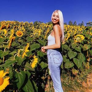 Meet your Posher, Janna